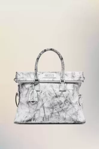 5AC amado hasta la muerte medio