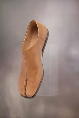 babuchas tabi de maison margiela 1 4 330x496 - Babuchas Tabi de Maison Margiela