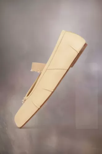 Bailarina con banda elástica Tabi