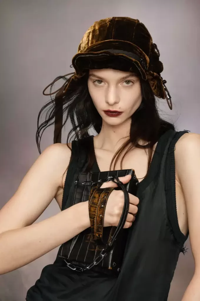 Bolso de mano pequeño con bandolera