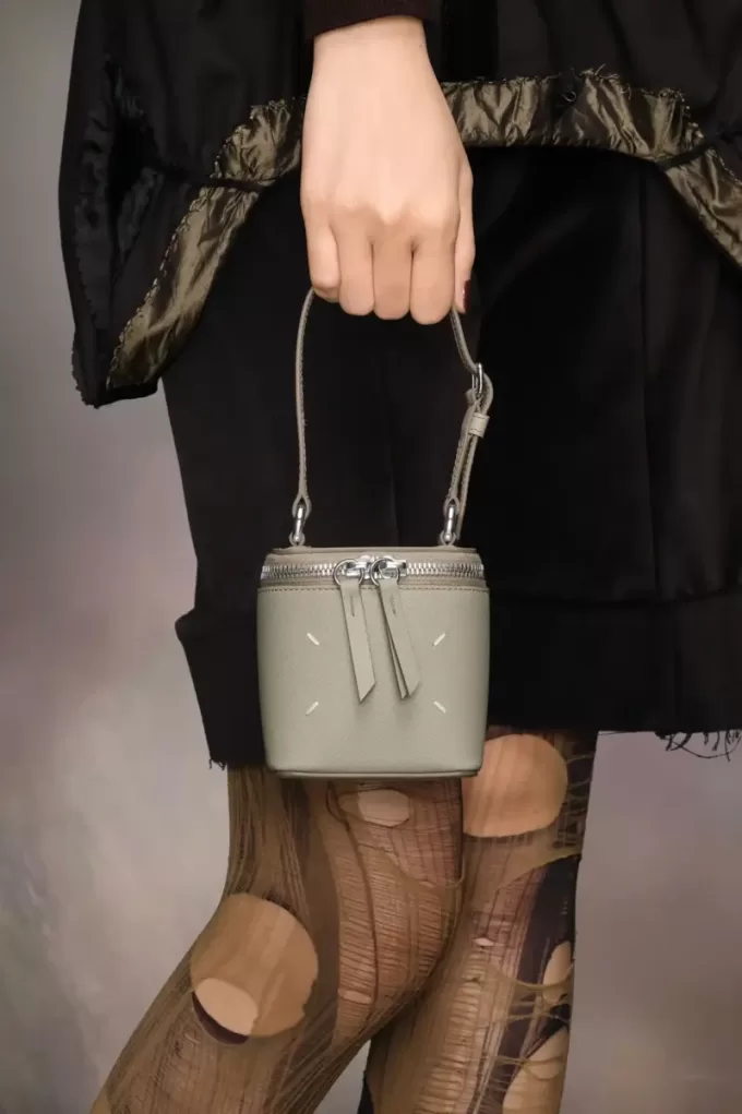 Bolso mini caja de Maison Margiela