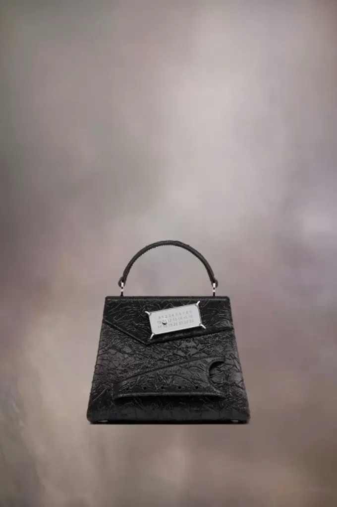Bolso pequeño arrebatado