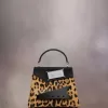 Bolso pequeño arrebatado