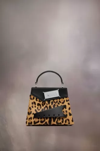 Bolso pequeño arrebatado