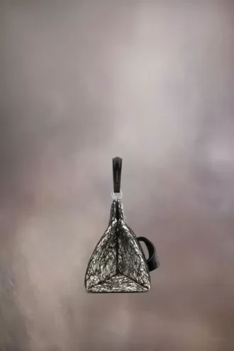 Bolso pequeño arrebatado