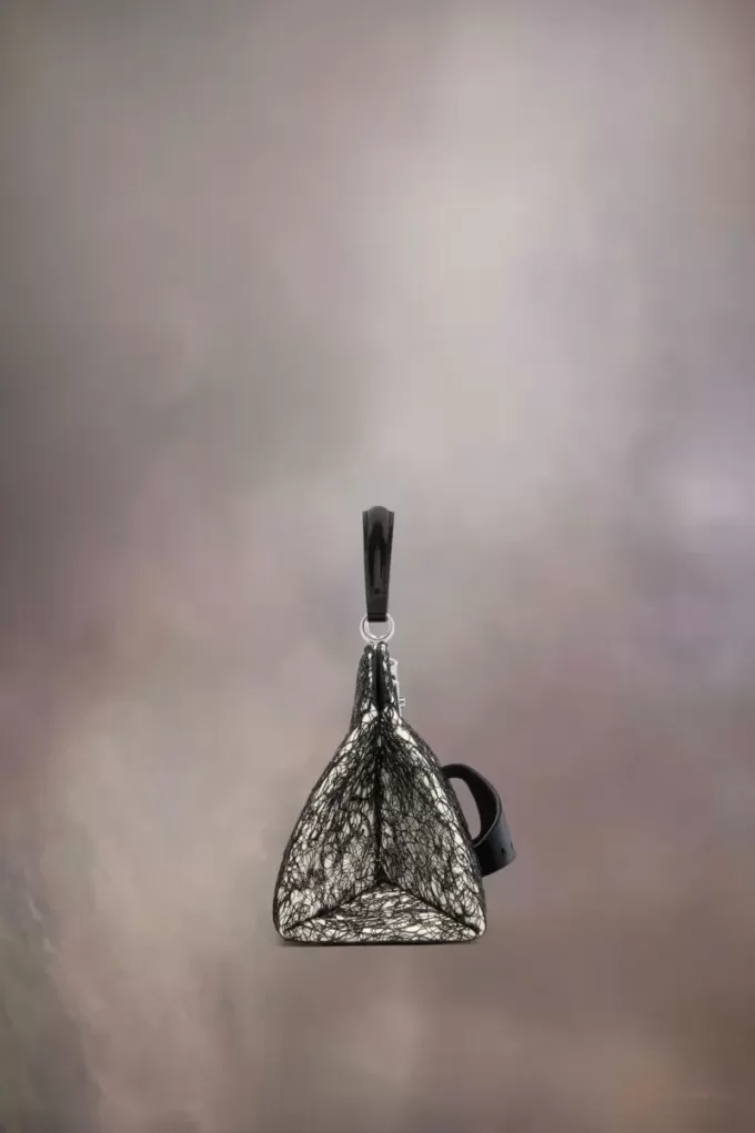 Bolso pequeño arrebatado