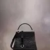 Bolso pequeño arrebatado