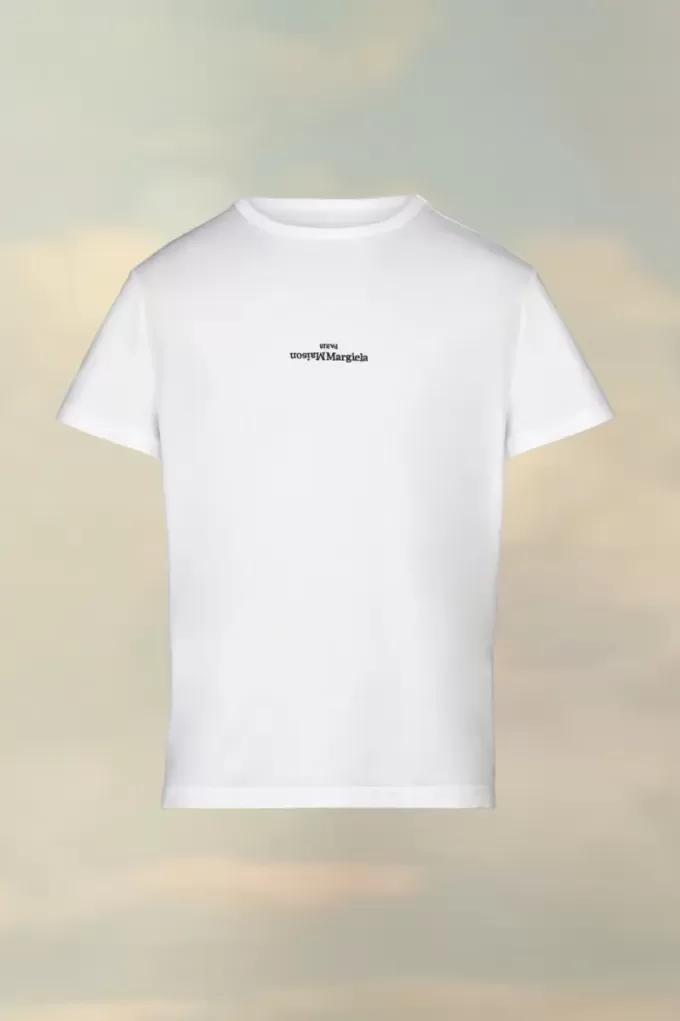 Camiseta con el logo distorsionado