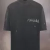 Camiseta con el logotipo del grafiti