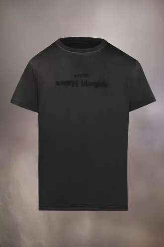 Camiseta con logo invertido