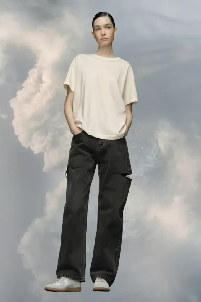 Camiseta con logo invertido