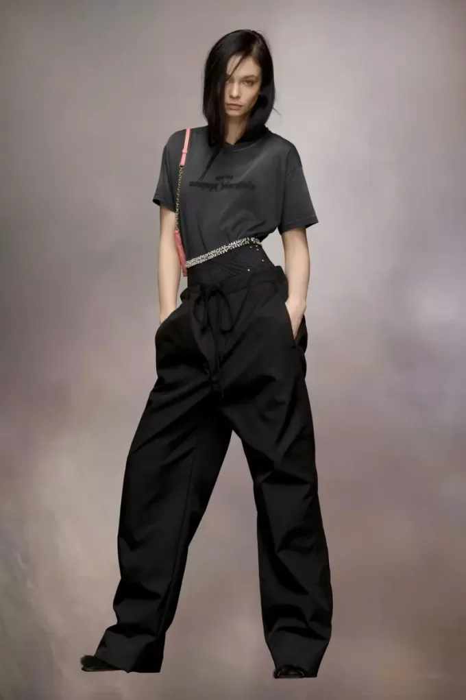 Camiseta con logo invertido