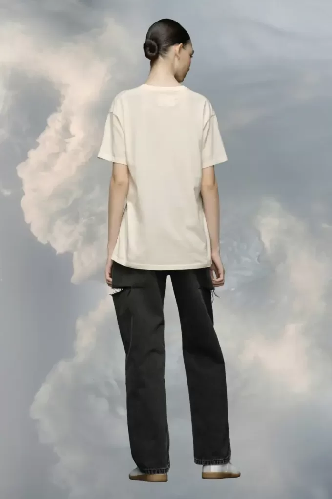 Camiseta con logo invertido