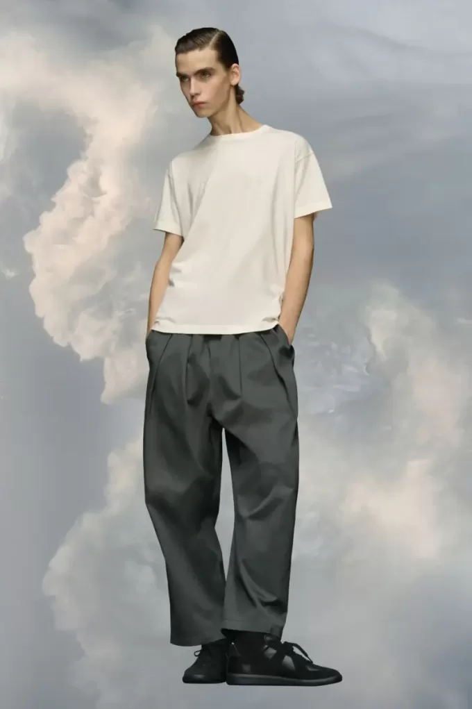 Camiseta con logo invertido