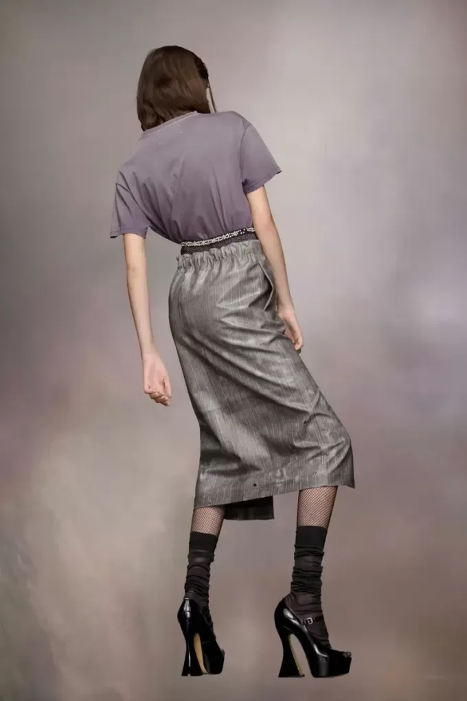 Camiseta con logo invertido