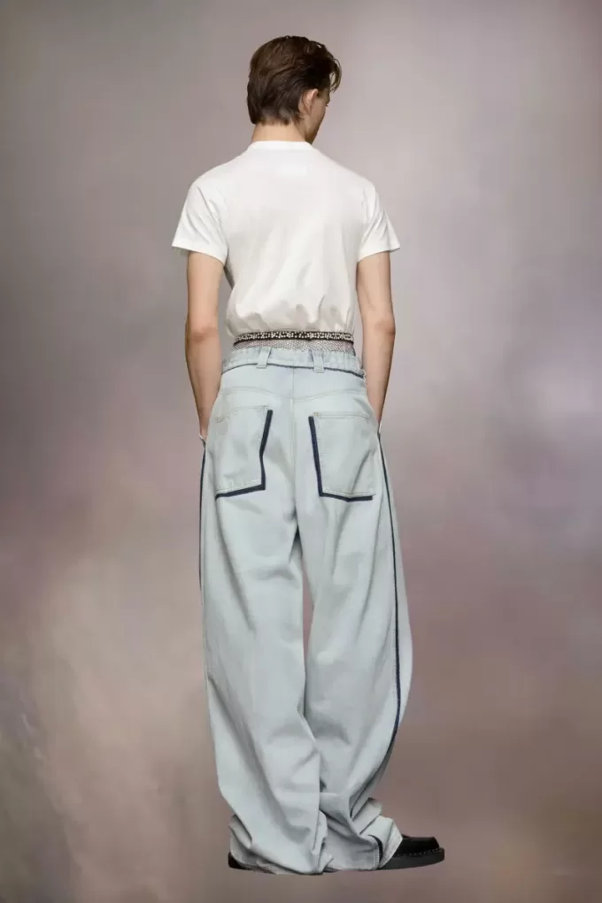 Camiseta con logo invertido Camiseta con logo invertido