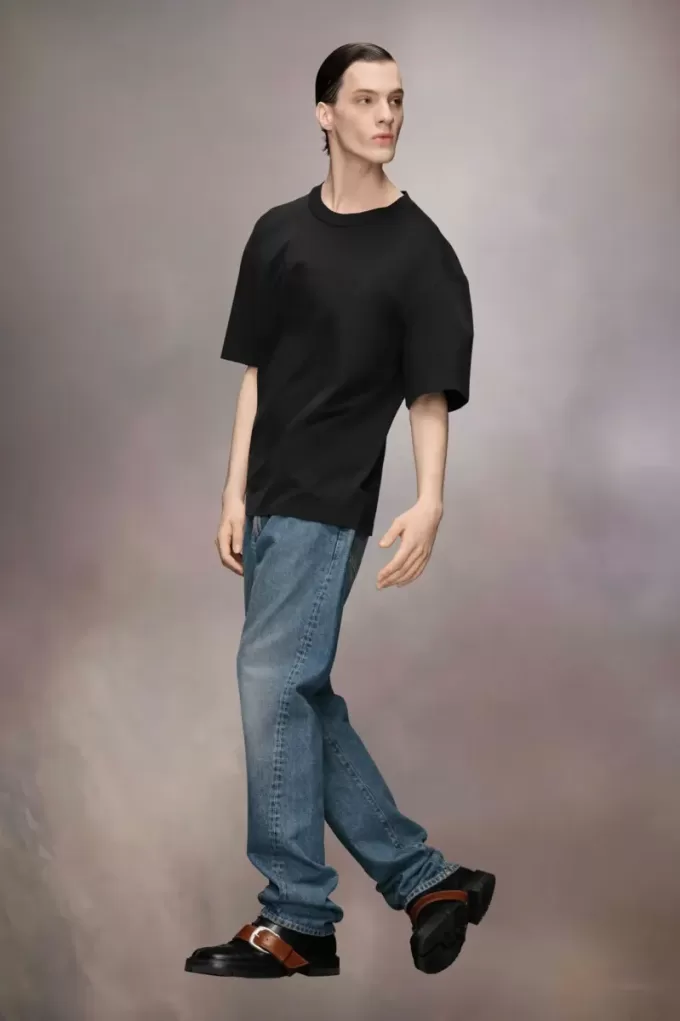 Camiseta con logotipo bordado Camiseta con logotipo bordado