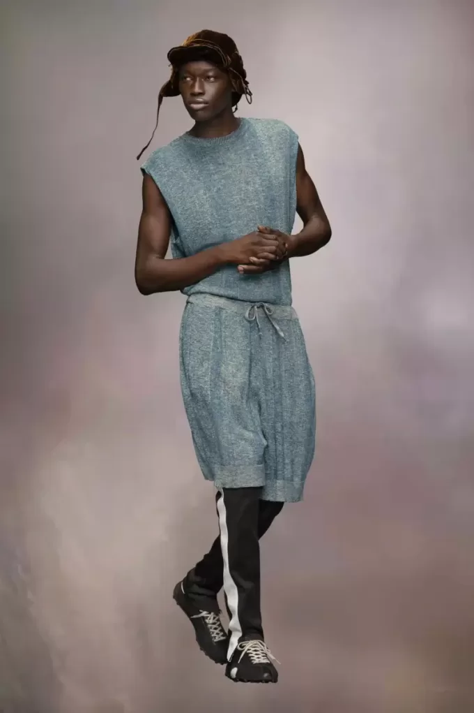 Camiseta de punto de verano con cuello halter Camiseta de punto de verano con cuello halter