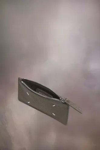 Cartera tarjetero con cuatro puntadas