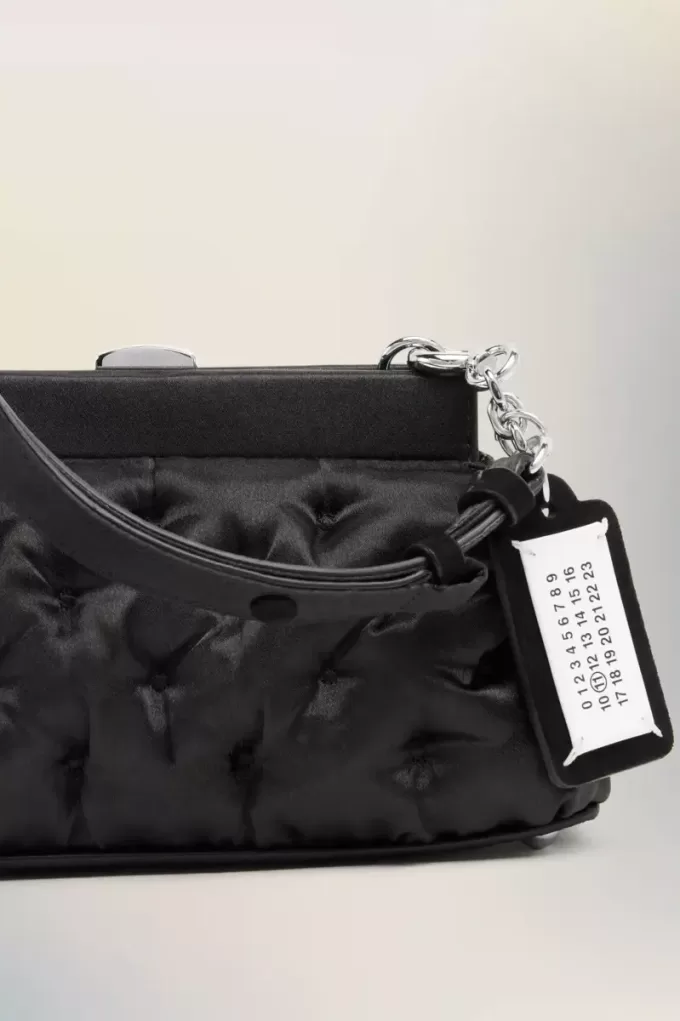 Clutch pequeño con bordado Glam Slam Clutch pequeño con bordado Glam Slam