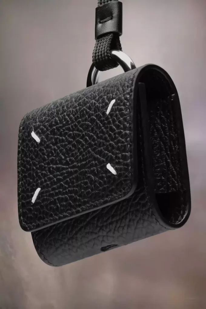 Estuche para AirPods con cuatro puntadas