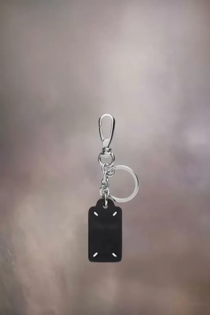 Llavero de cuatro puntadas