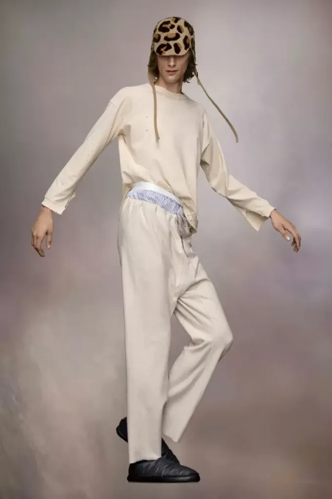 Logotipo escrito a mano en la parte superior