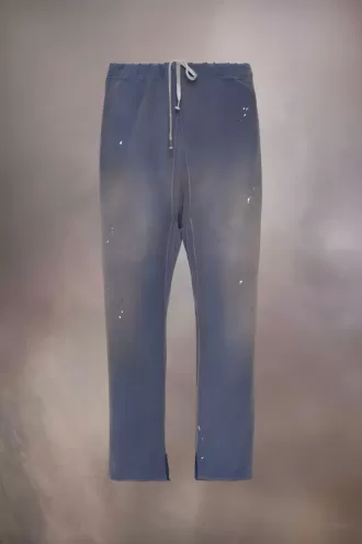 Pantalones de chándal desgastados