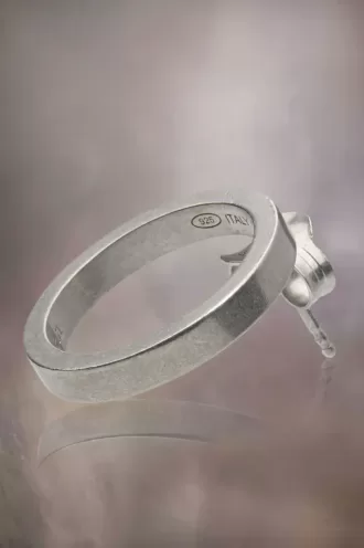 Pendiente con el logotipo de Maison Margiela