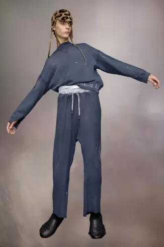 Sudadera con logotipo escrito a mano Sudadera con logotipo escrito a mano