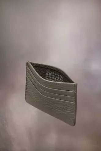 Tarjetero de cuatro puntadas