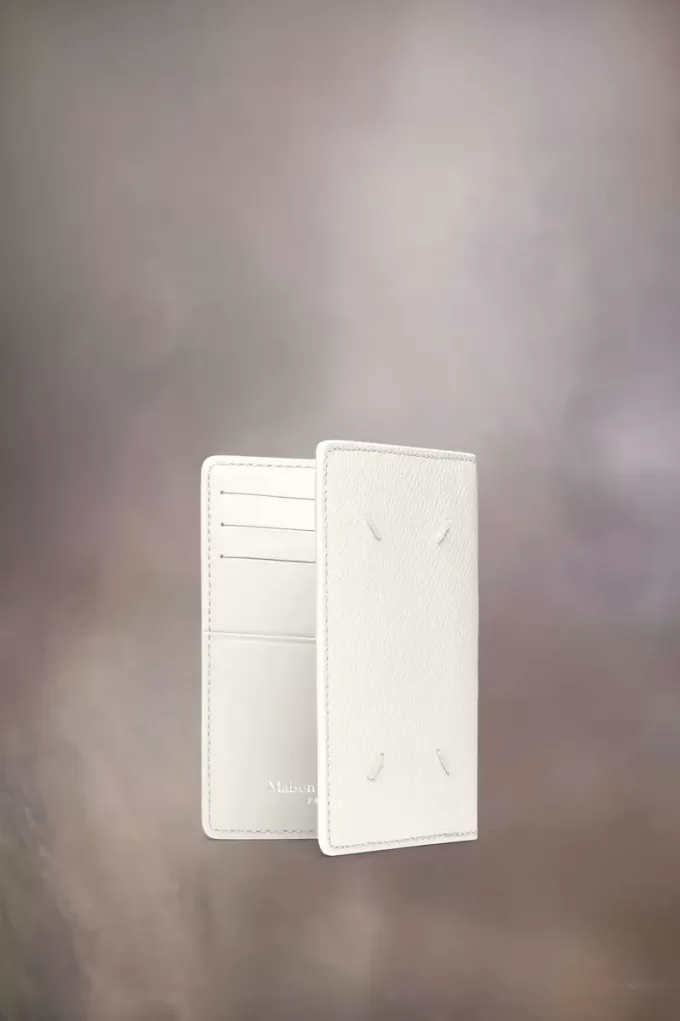 Tarjetero de cuatro puntadas