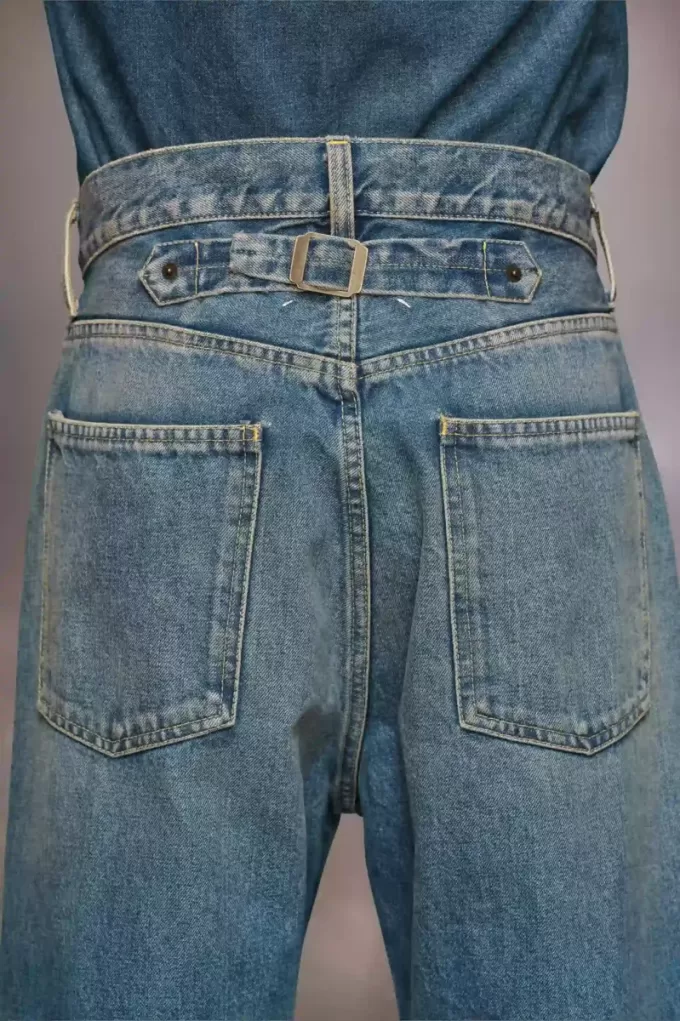 Vaqueros con dobladillo vuelto de Maison Margiela