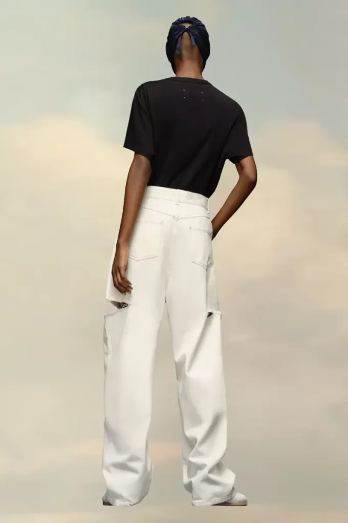 Vaqueros de mezclilla con detalles de corte Vaqueros de mezclilla con detalles de corte