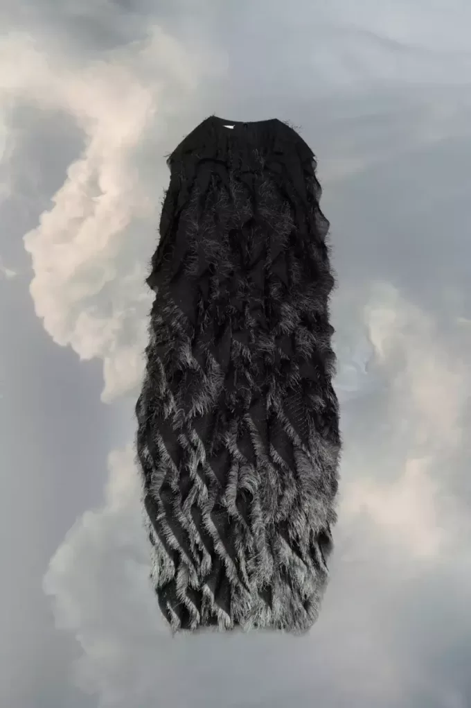 Vestido con flecos bordados