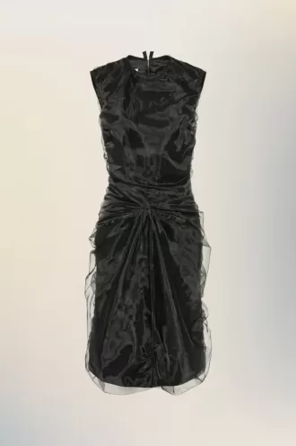 Vestido de organza fruncida