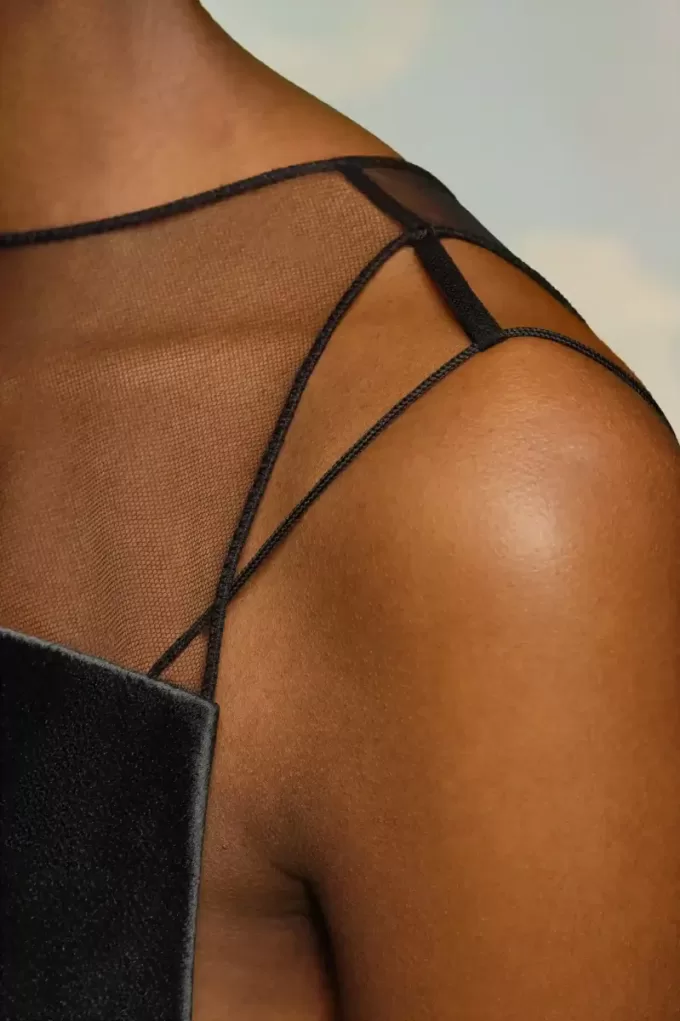 Vestido de satén martillado de Maison Margiela